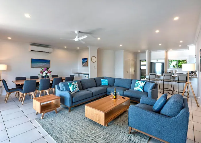 Blue Water Views 16 - 3 Bedroom Penthouse With Ocean Views