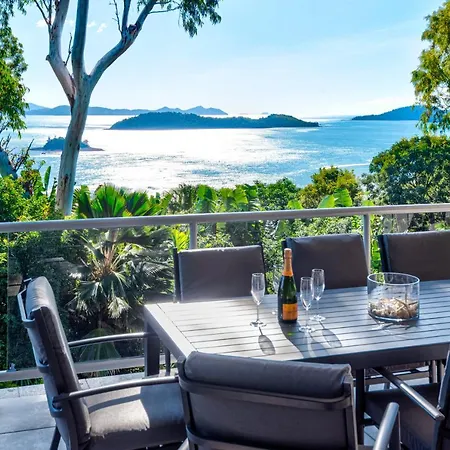 Blue Water Views 16 - 3 Bedroom Penthouse With Ocean Views Hamilton Island Exterior photo