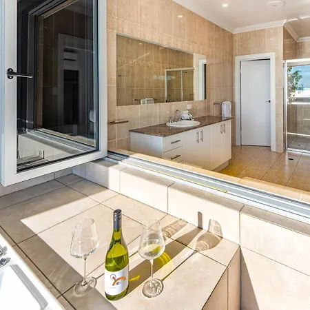 Blue Water Views 16 - 3 Bedroom Penthouse With Ocean Views Hamilton Island Exterior photo