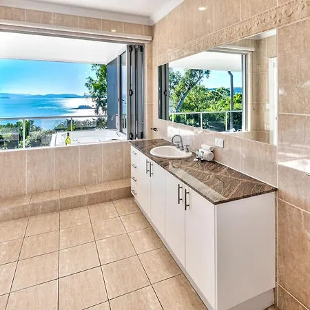 Blue Water Views 16 - 3 Bedroom Penthouse With Ocean Views Hamilton Island Exterior photo