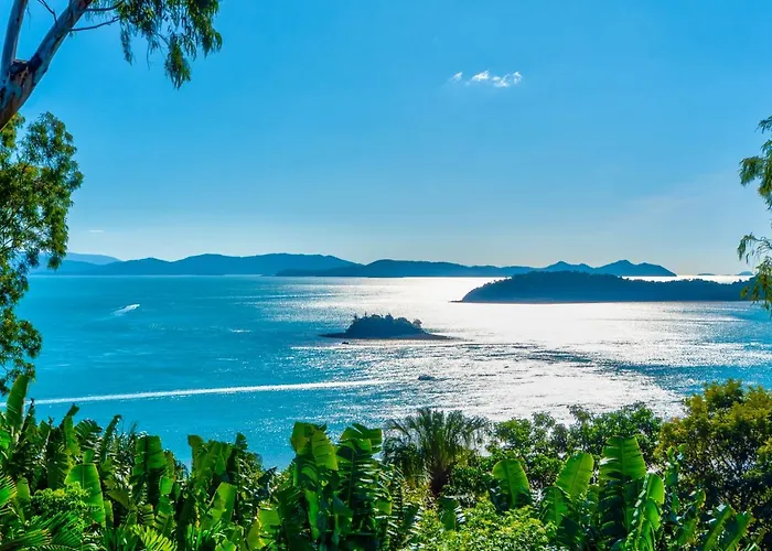 Blue Water Views 16 - 3 Bedroom Penthouse With Ocean Views